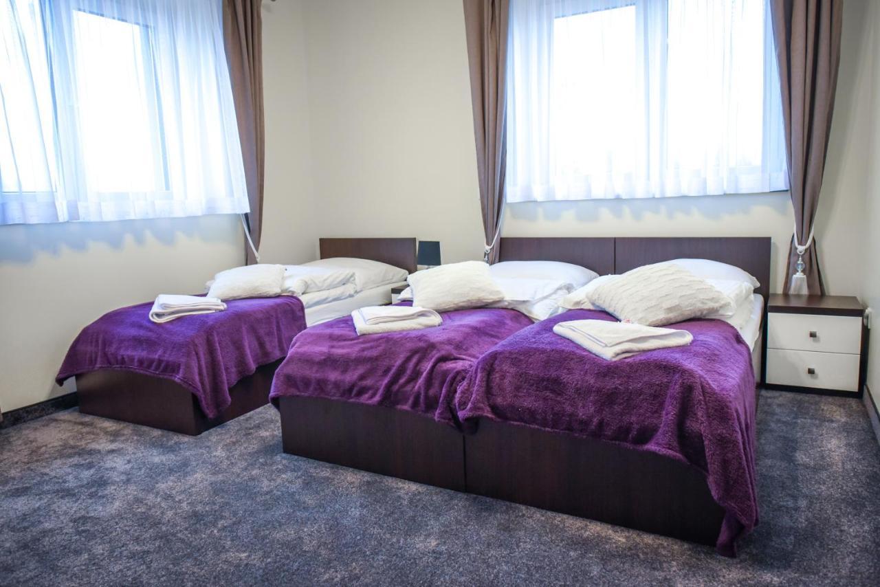 Auberge de jeunesse Rajska Oaza à Przybradz Extérieur photo