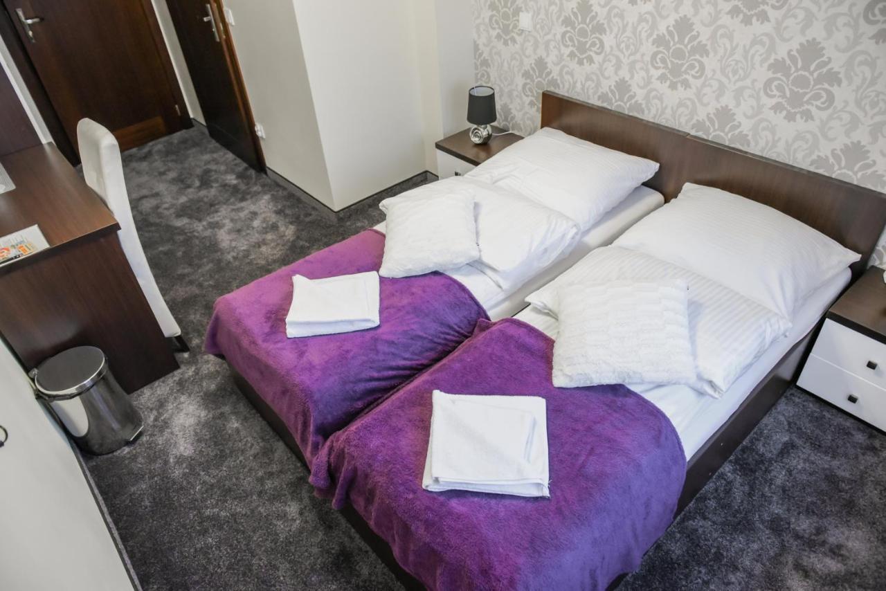 Auberge de jeunesse Rajska Oaza à Przybradz Extérieur photo