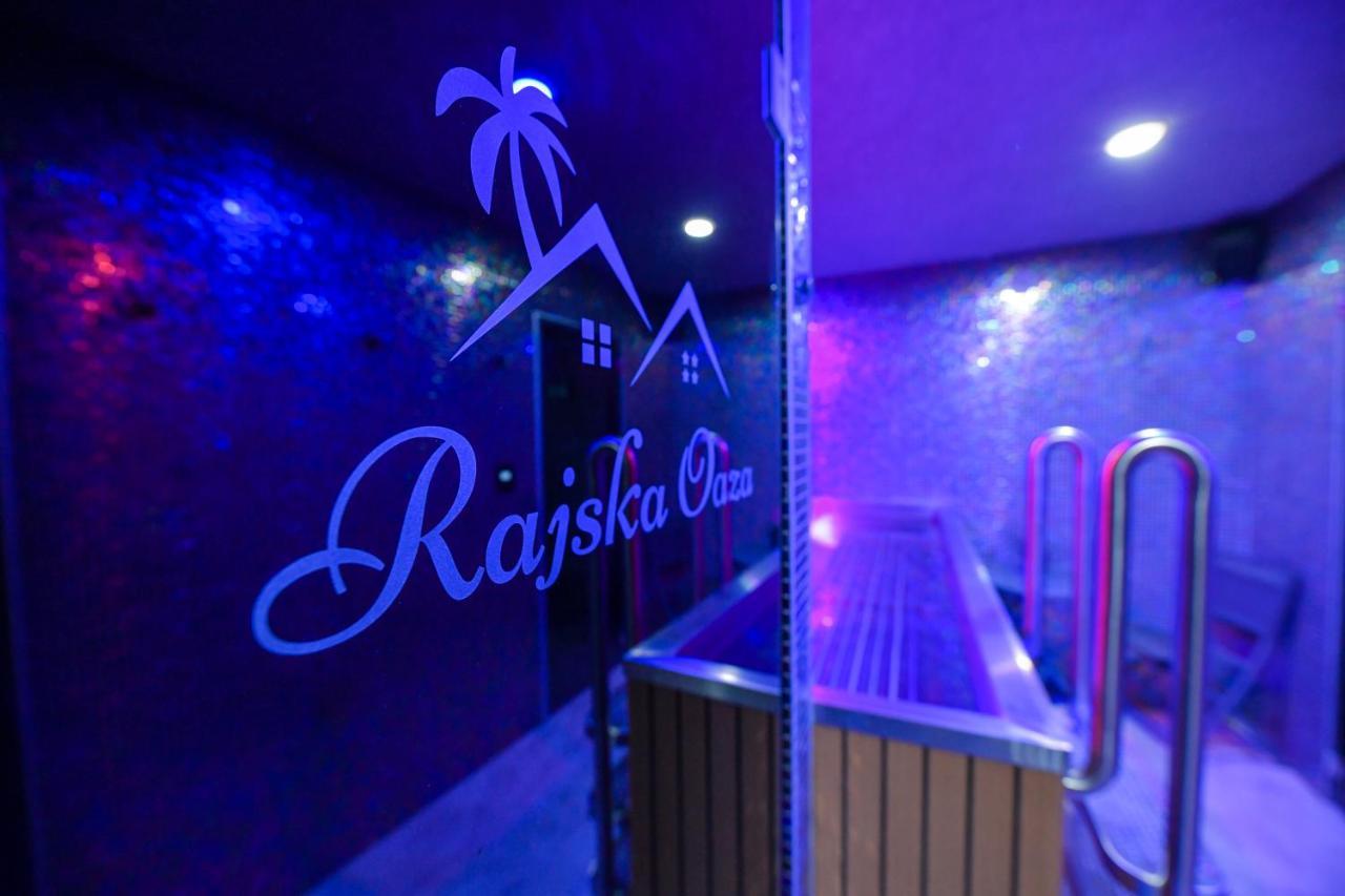 Auberge de jeunesse Rajska Oaza à Przybradz Extérieur photo