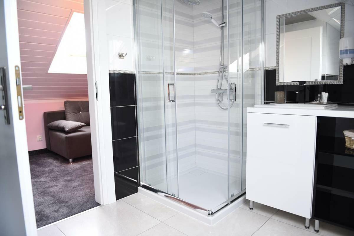 Auberge de jeunesse Rajska Oaza à Przybradz Extérieur photo