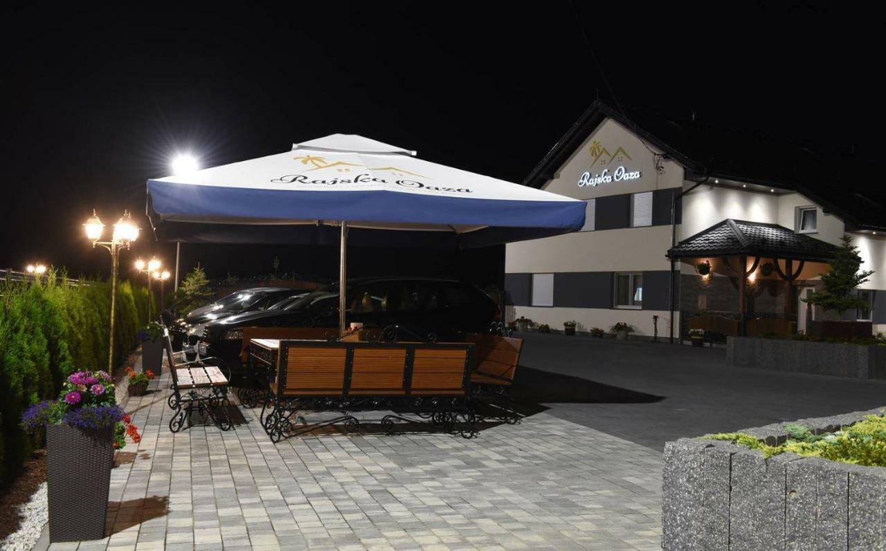 Auberge de jeunesse Rajska Oaza à Przybradz Extérieur photo