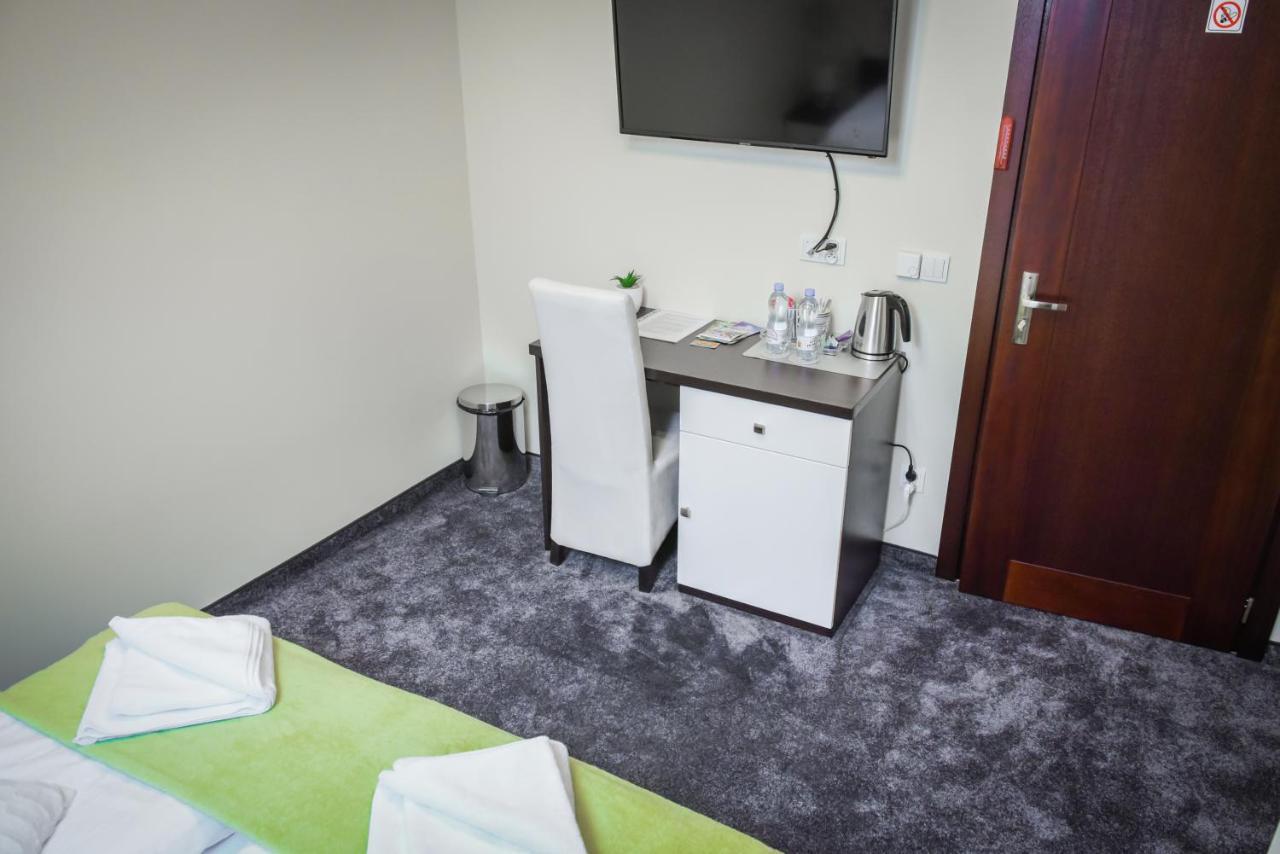 Auberge de jeunesse Rajska Oaza à Przybradz Extérieur photo